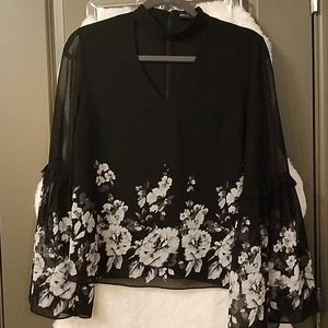 Sheer bell sleeve necklace front v-neck blouse